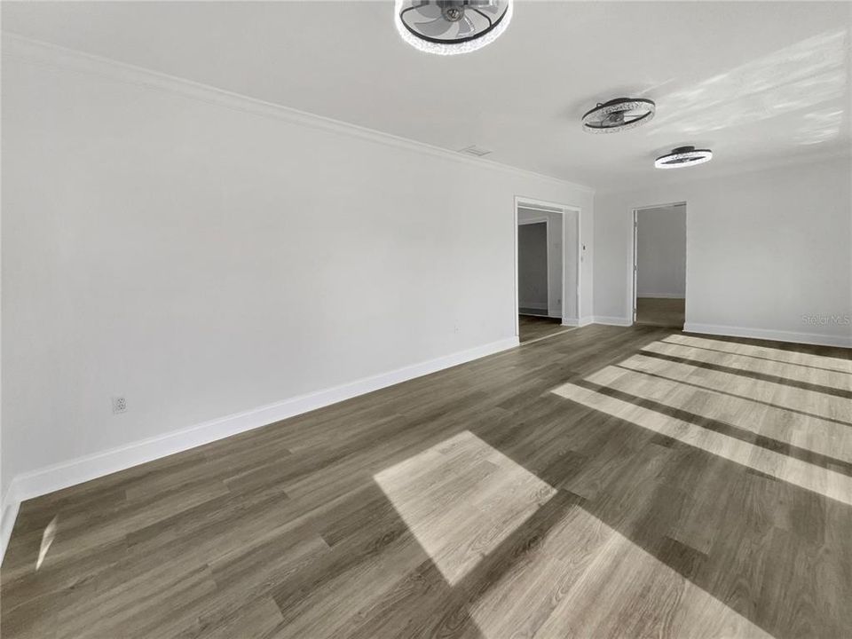 For Sale: $275,000 (3 beds, 2 baths, 1565 Square Feet)