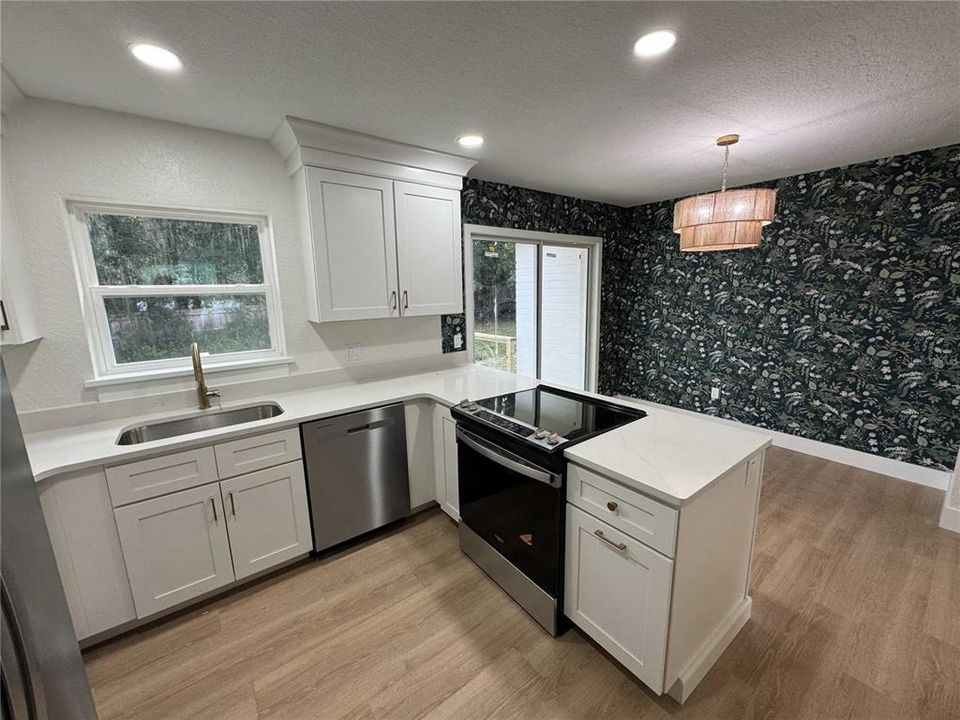 For Sale: $299,000 (3 beds, 2 baths, 1411 Square Feet)