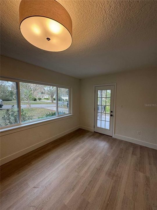 For Sale: $299,000 (3 beds, 2 baths, 1411 Square Feet)