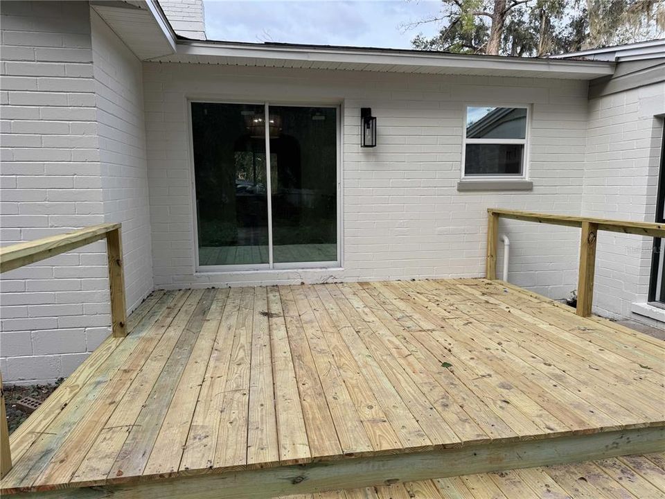 For Sale: $299,000 (3 beds, 2 baths, 1411 Square Feet)