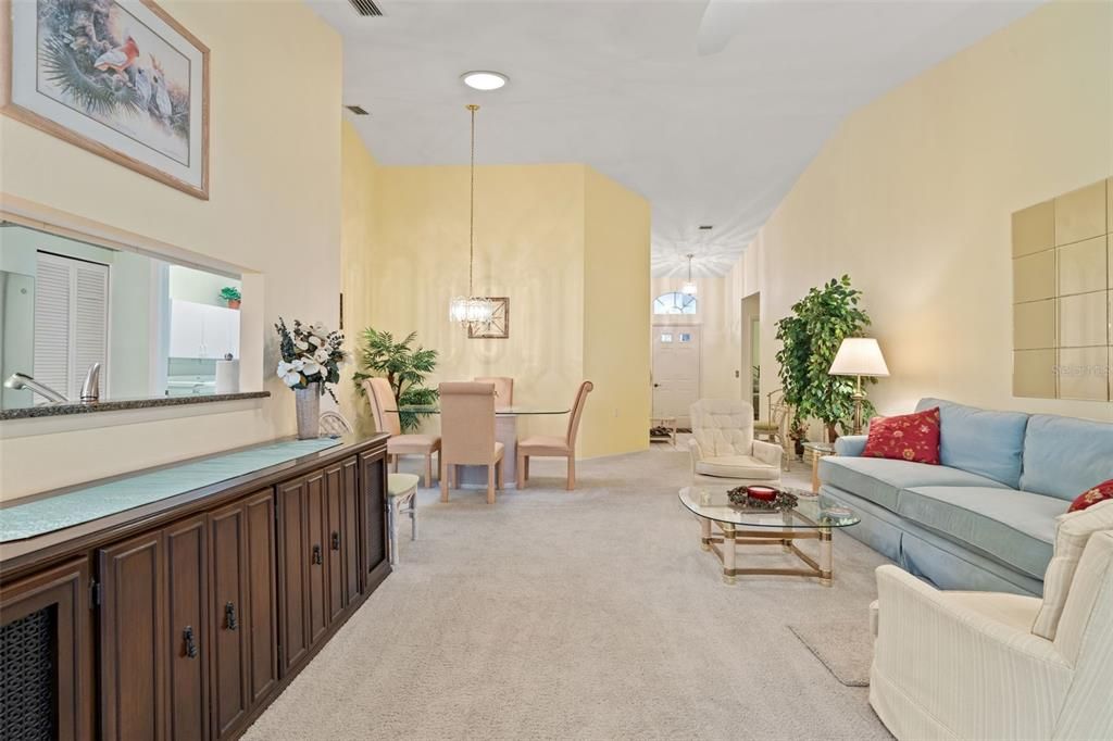 For Sale: $295,000 (2 beds, 2 baths, 1409 Square Feet)