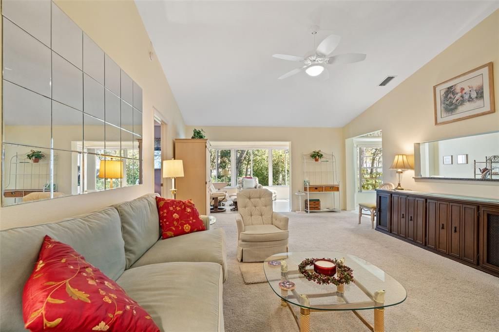 For Sale: $295,000 (2 beds, 2 baths, 1409 Square Feet)