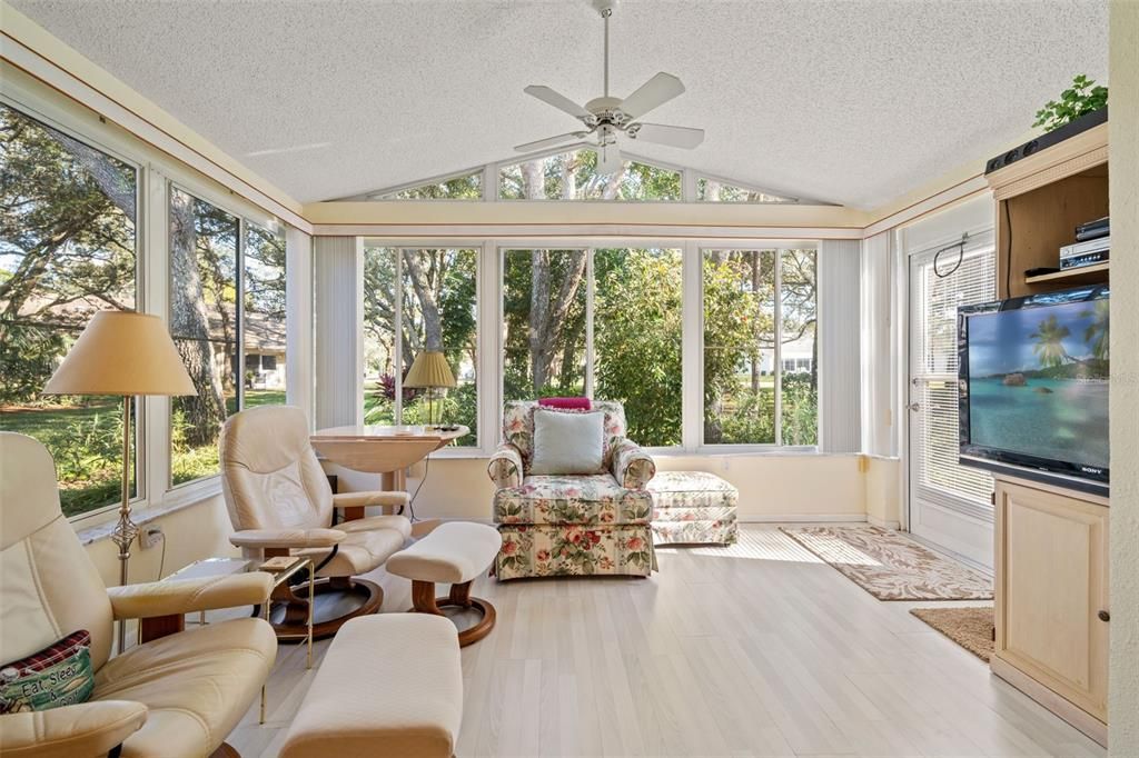 For Sale: $295,000 (2 beds, 2 baths, 1409 Square Feet)