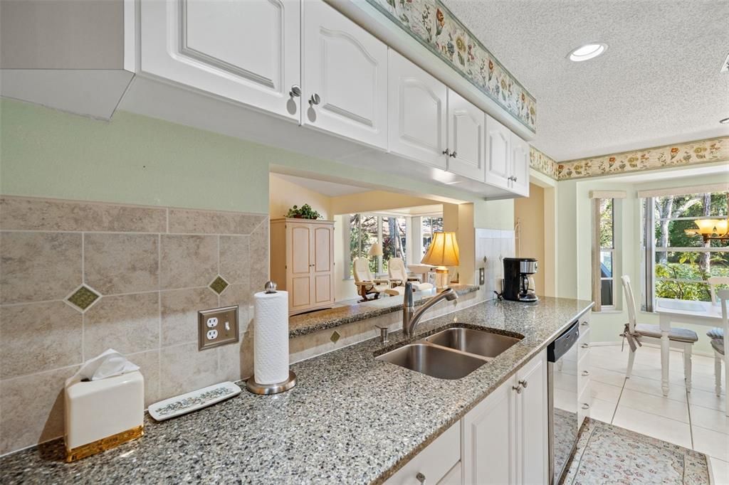 For Sale: $295,000 (2 beds, 2 baths, 1409 Square Feet)