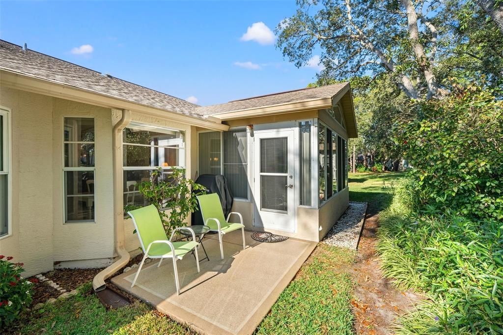 For Sale: $295,000 (2 beds, 2 baths, 1409 Square Feet)