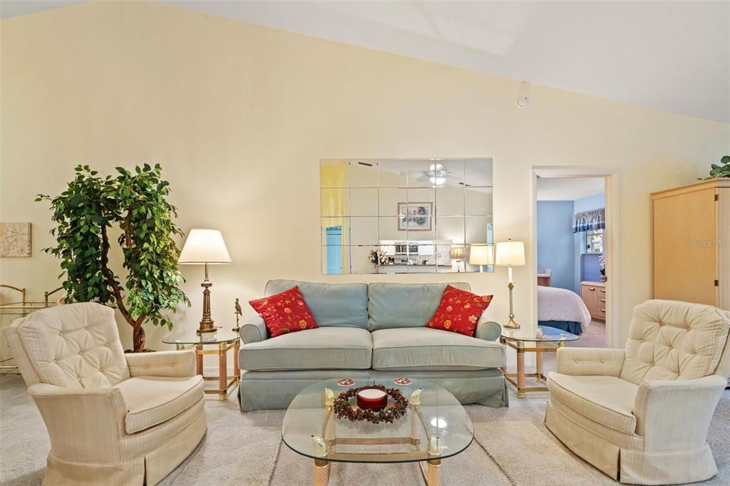 For Sale: $295,000 (2 beds, 2 baths, 1409 Square Feet)