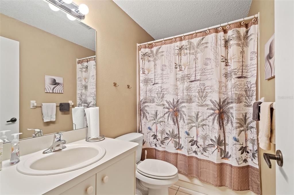 For Sale: $295,000 (2 beds, 2 baths, 1409 Square Feet)