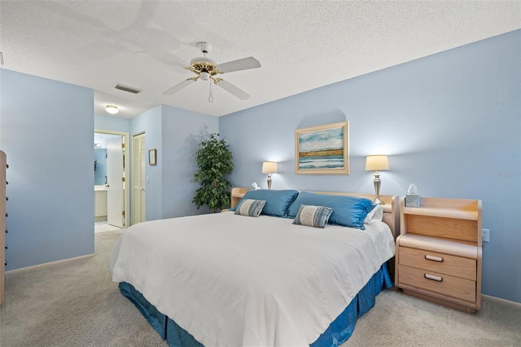 For Sale: $295,000 (2 beds, 2 baths, 1409 Square Feet)