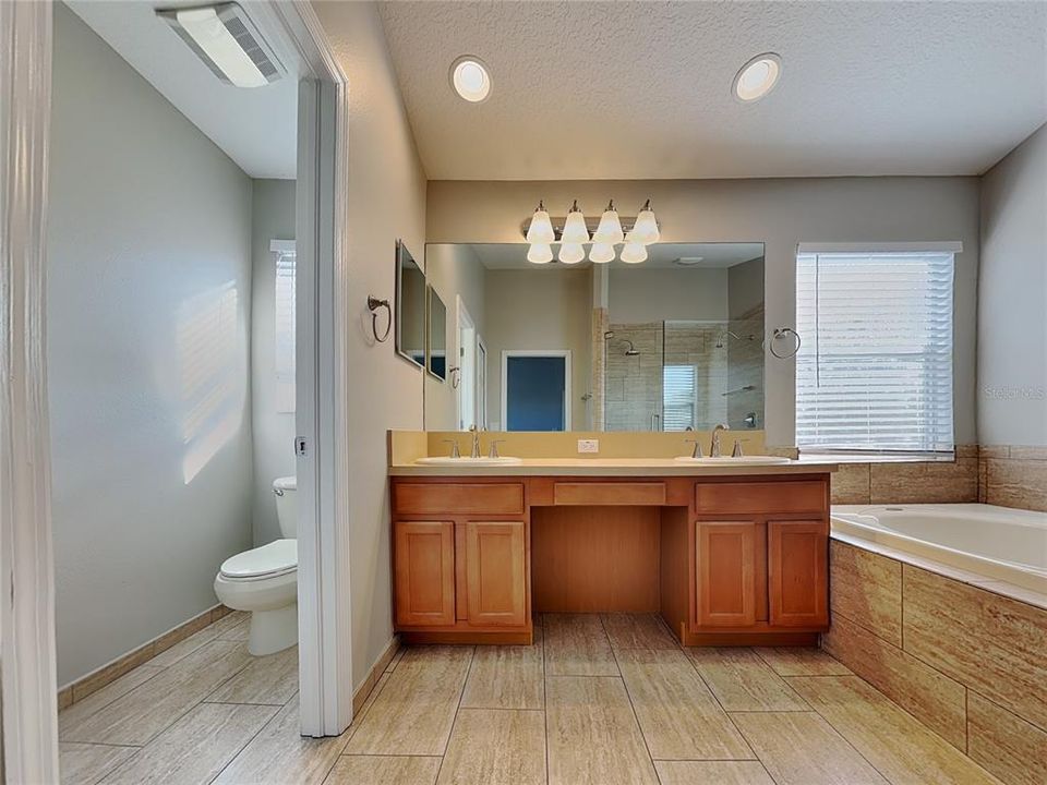 For Rent: $3,059 (6 beds, 3 baths, 2790 Square Feet)