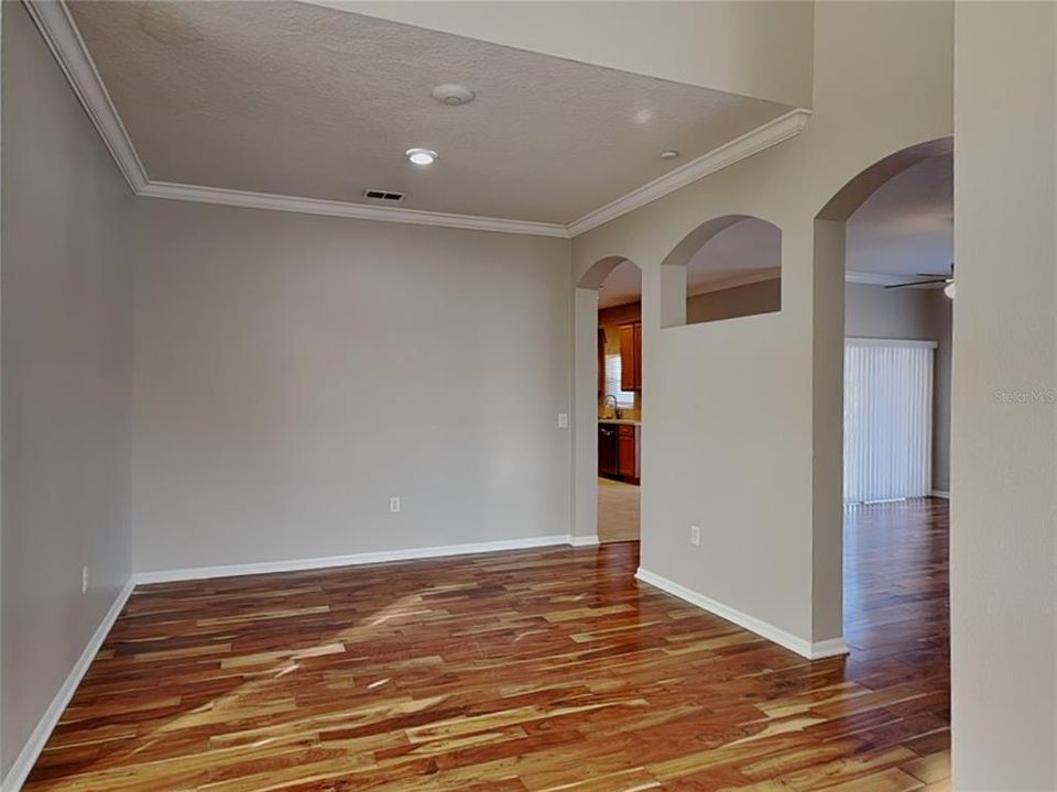 For Rent: $3,059 (6 beds, 3 baths, 2790 Square Feet)