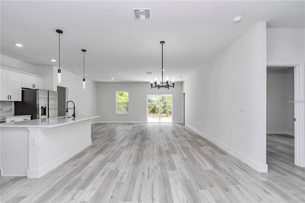 En Renta: $1,900 (4 camas, 2 baños, 1765 Pies cuadrados)