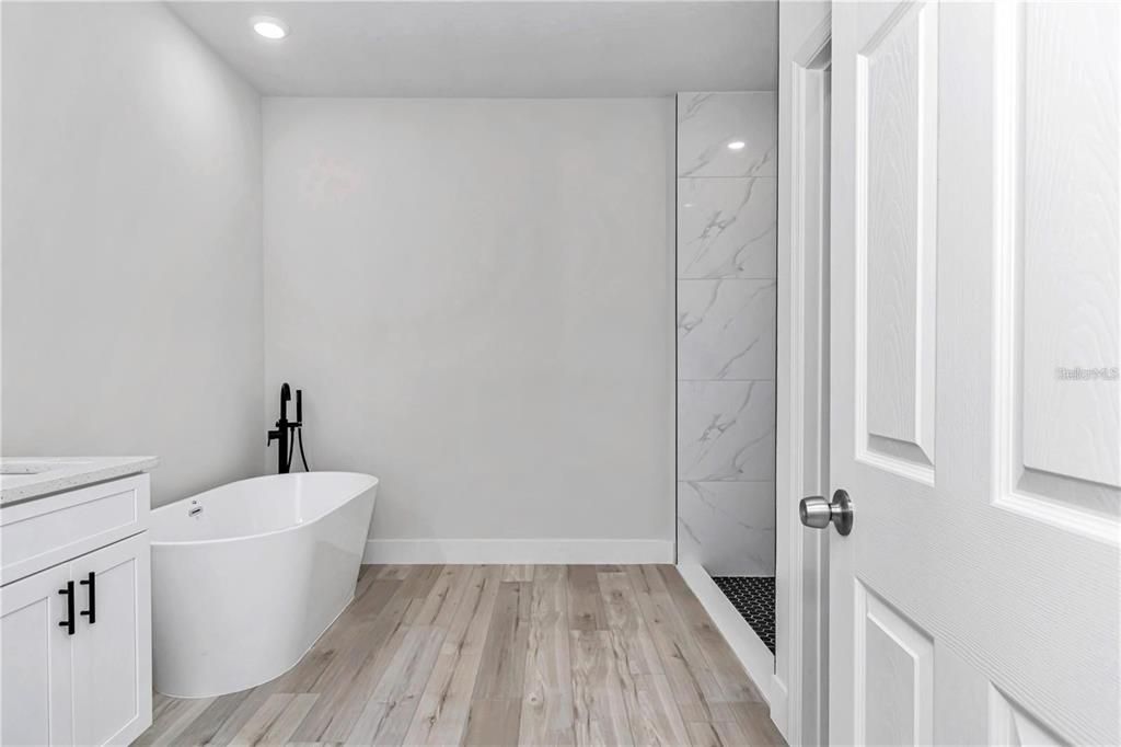 En Renta: $1,900 (4 camas, 2 baños, 1765 Pies cuadrados)