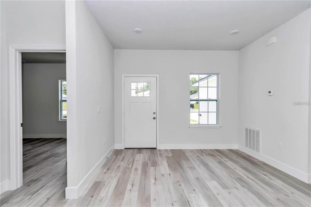 En Renta: $1,900 (4 camas, 2 baños, 1765 Pies cuadrados)