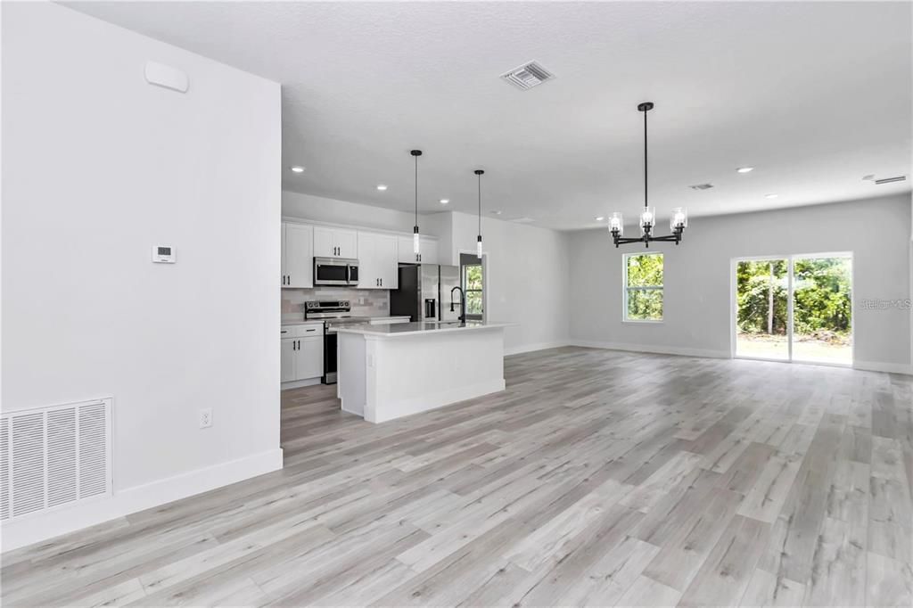 En Renta: $1,900 (4 camas, 2 baños, 1765 Pies cuadrados)