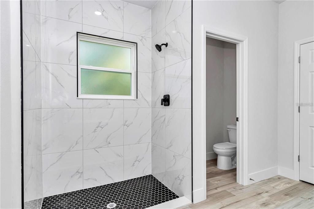 En Renta: $1,900 (4 camas, 2 baños, 1765 Pies cuadrados)