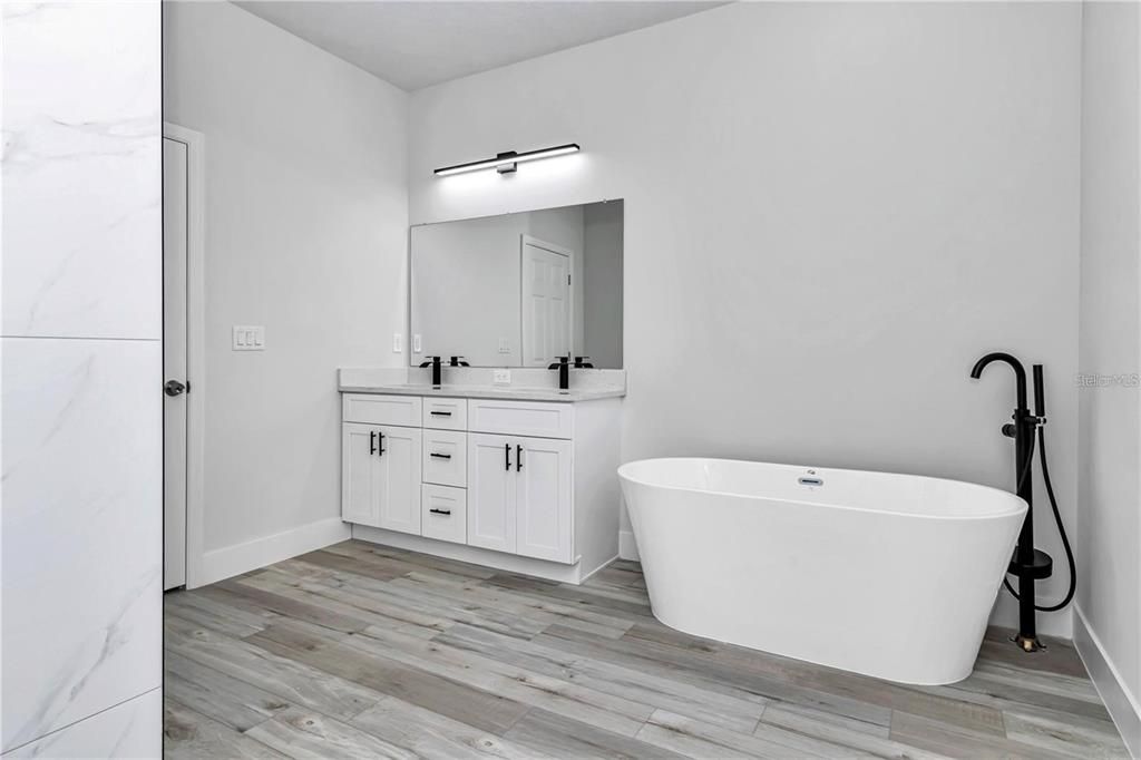 En Renta: $1,900 (4 camas, 2 baños, 1765 Pies cuadrados)