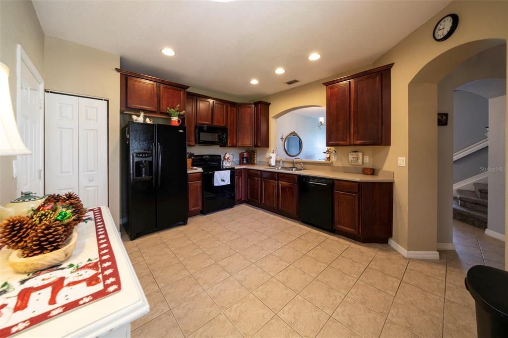 For Sale: $271,900 (3 beds, 2 baths, 1977 Square Feet)