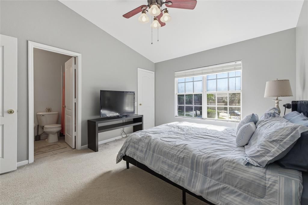 For Sale: $249,999 (2 beds, 2 baths, 1574 Square Feet)