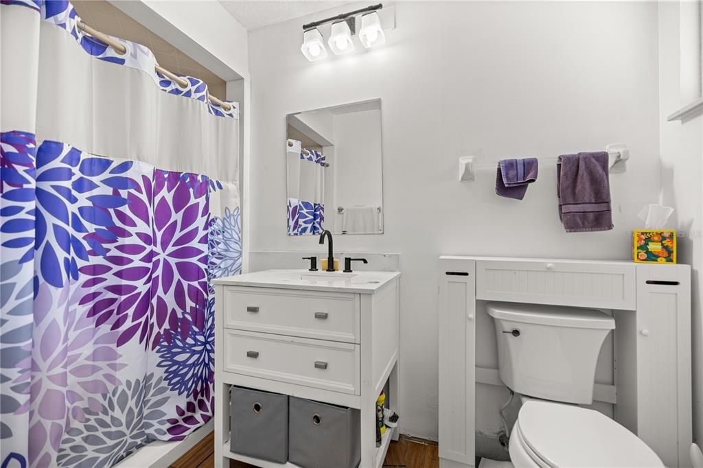 待售: $189,000 (2 贝兹, 2 浴室, 1224 平方英尺)