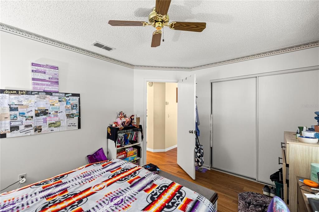 待售: $189,000 (2 贝兹, 2 浴室, 1224 平方英尺)