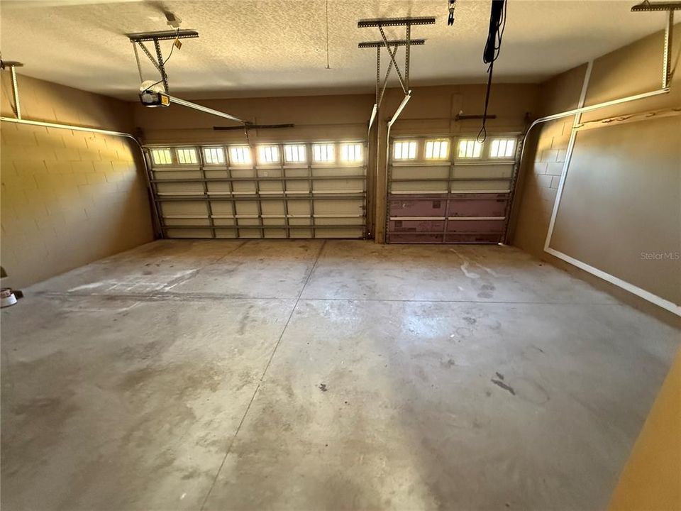 For Rent: $3,400 (5 beds, 3 baths, 2879 Square Feet)