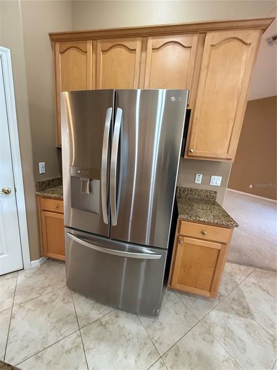 For Rent: $3,400 (5 beds, 3 baths, 2879 Square Feet)