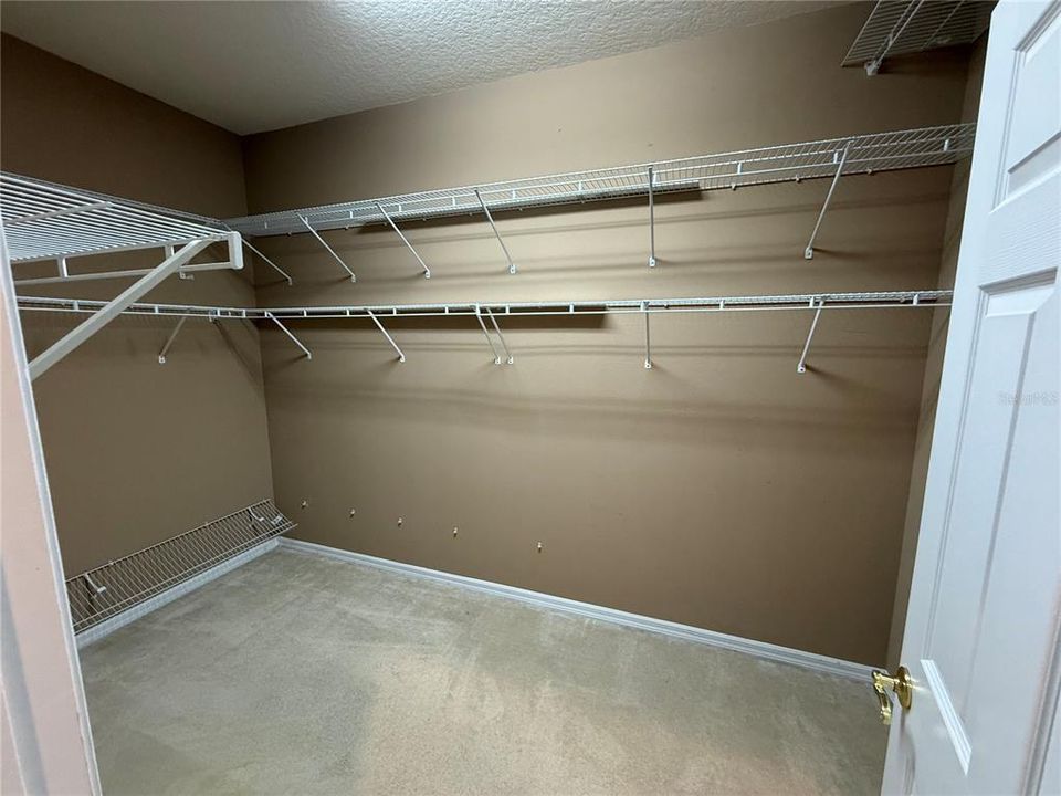 For Rent: $3,400 (5 beds, 3 baths, 2879 Square Feet)