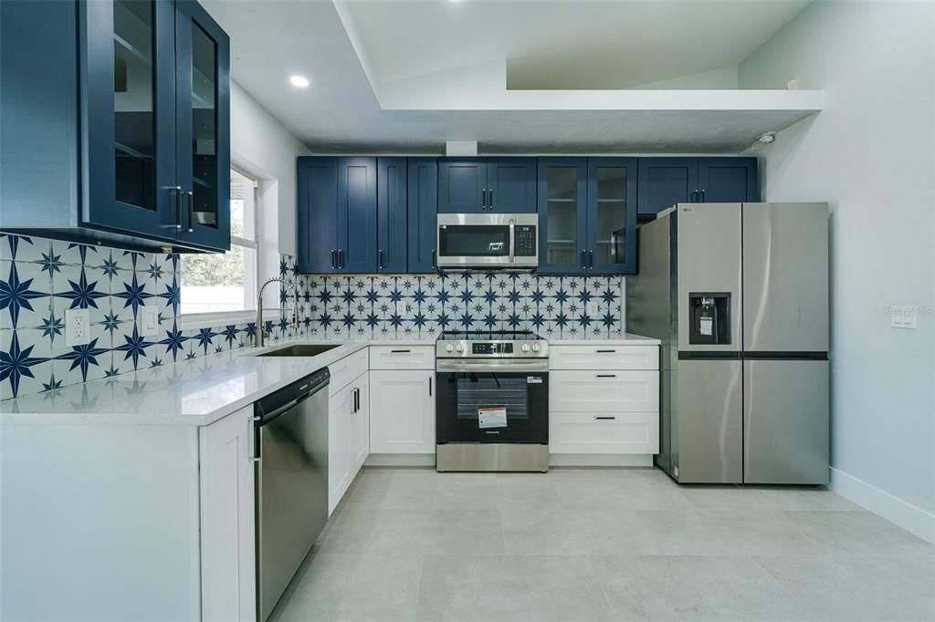 На продажу: $279,926 (3 спален, 2 ванн, 1217 Квадратных фут)