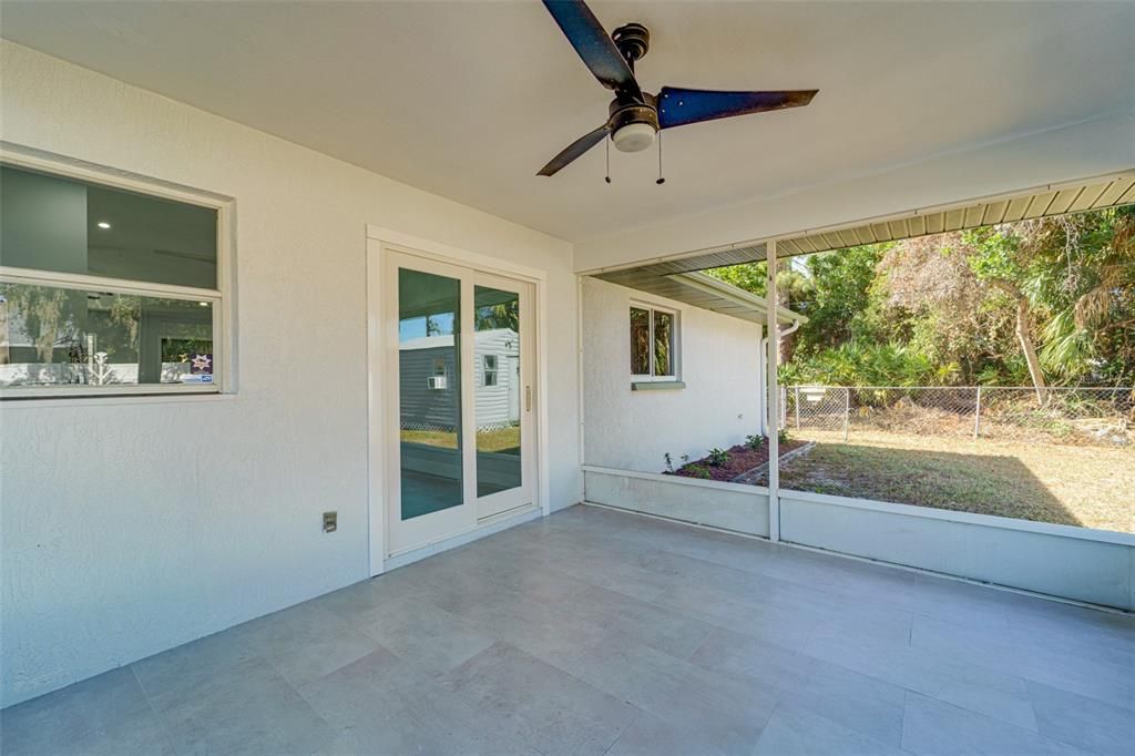 На продажу: $279,926 (3 спален, 2 ванн, 1217 Квадратных фут)