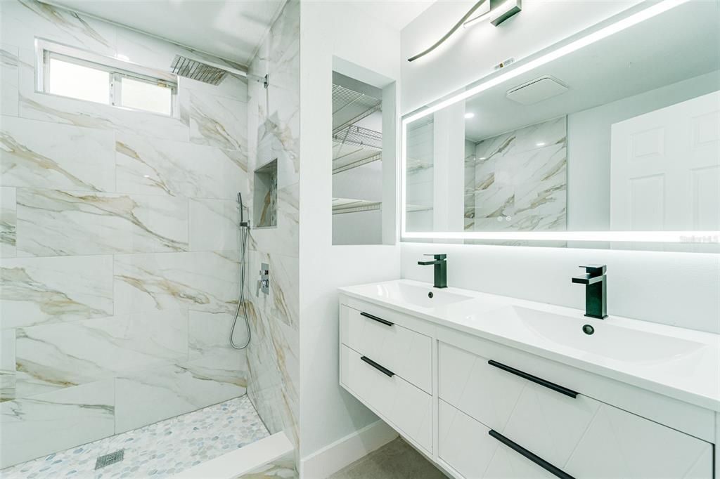 На продажу: $279,926 (3 спален, 2 ванн, 1217 Квадратных фут)