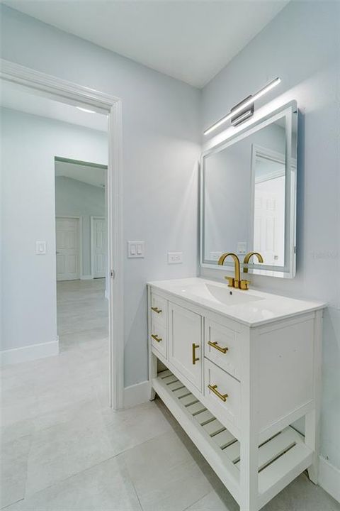 На продажу: $279,926 (3 спален, 2 ванн, 1217 Квадратных фут)