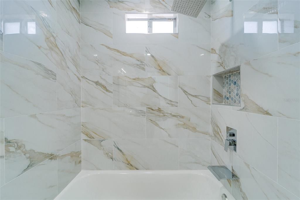 На продажу: $279,926 (3 спален, 2 ванн, 1217 Квадратных фут)