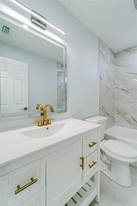 На продажу: $279,926 (3 спален, 2 ванн, 1217 Квадратных фут)