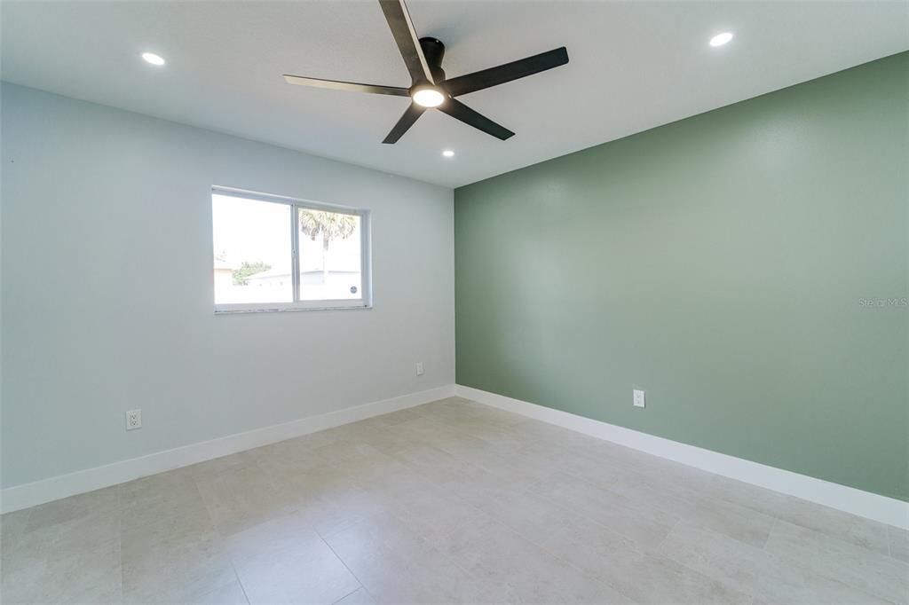 На продажу: $279,926 (3 спален, 2 ванн, 1217 Квадратных фут)