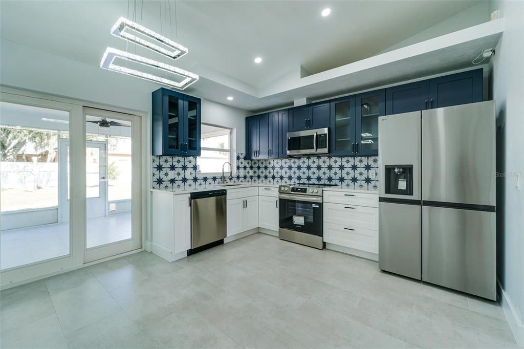 На продажу: $279,926 (3 спален, 2 ванн, 1217 Квадратных фут)