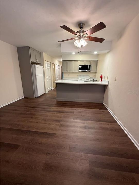For Rent: $1,095 (1 beds, 1 baths, 705 Square Feet)