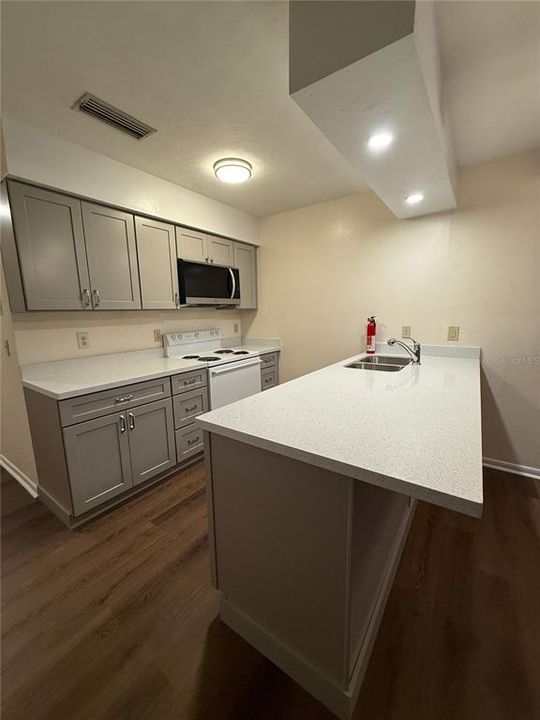 For Rent: $1,095 (1 beds, 1 baths, 705 Square Feet)