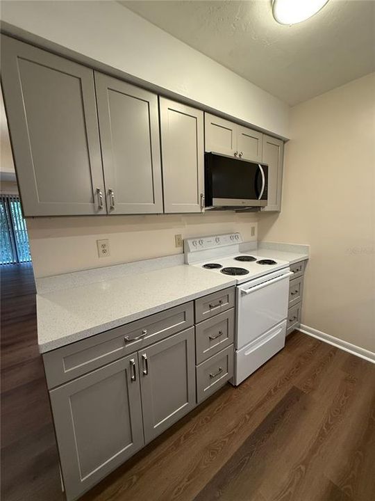 For Rent: $1,095 (1 beds, 1 baths, 705 Square Feet)
