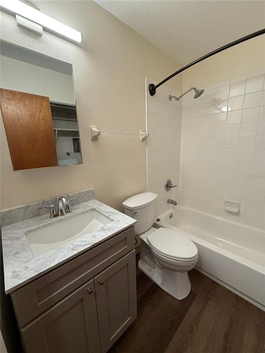 For Rent: $1,095 (1 beds, 1 baths, 705 Square Feet)