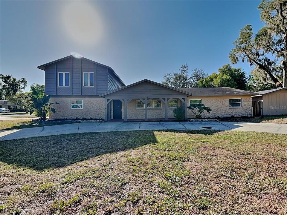 En Renta: $3,299 (4 camas, 3 baños, 1988 Pies cuadrados)