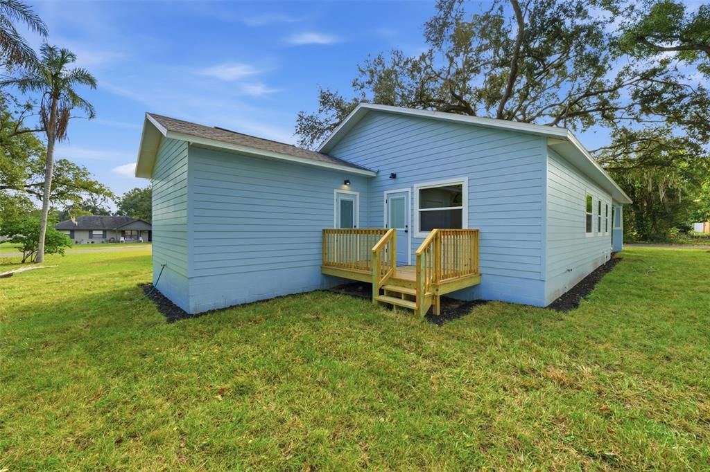 For Sale: $349,900 (3 beds, 2 baths, 1405 Square Feet)