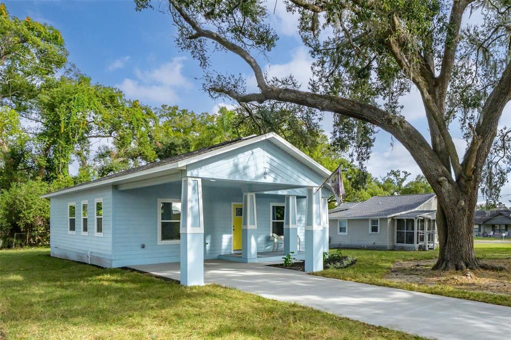 For Sale: $349,900 (3 beds, 2 baths, 1405 Square Feet)