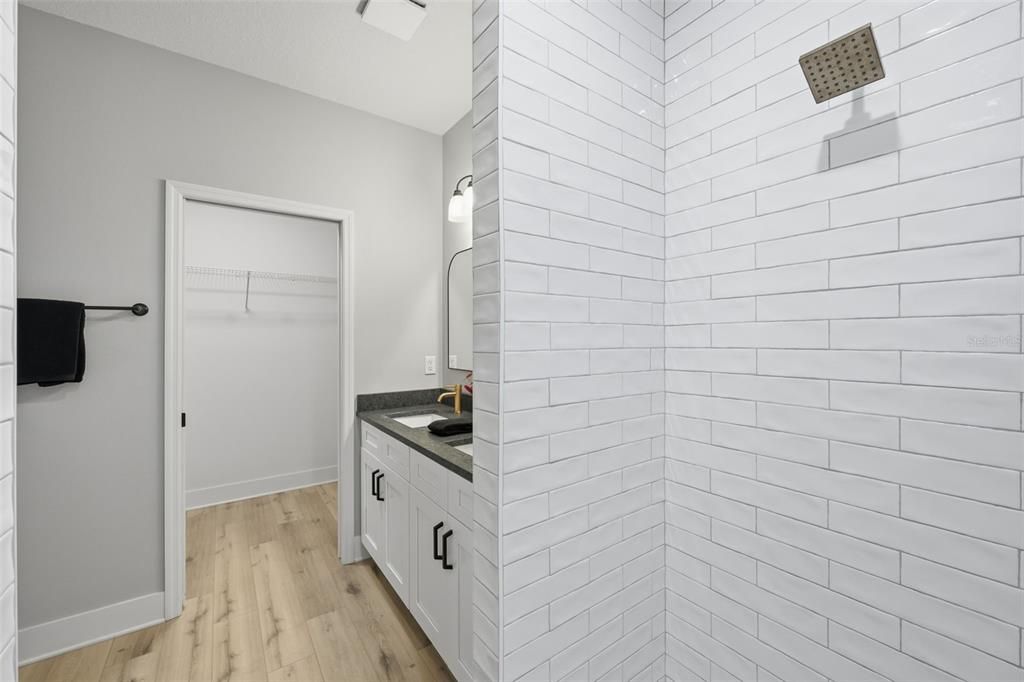 For Sale: $349,900 (3 beds, 2 baths, 1405 Square Feet)