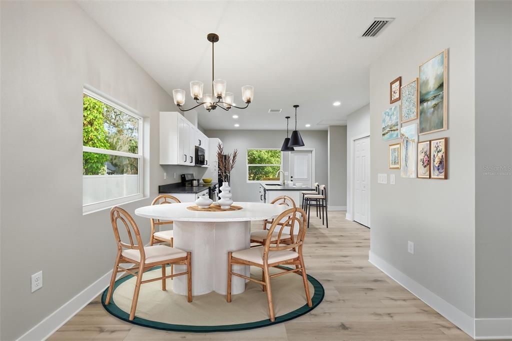 For Sale: $349,900 (3 beds, 2 baths, 1405 Square Feet)