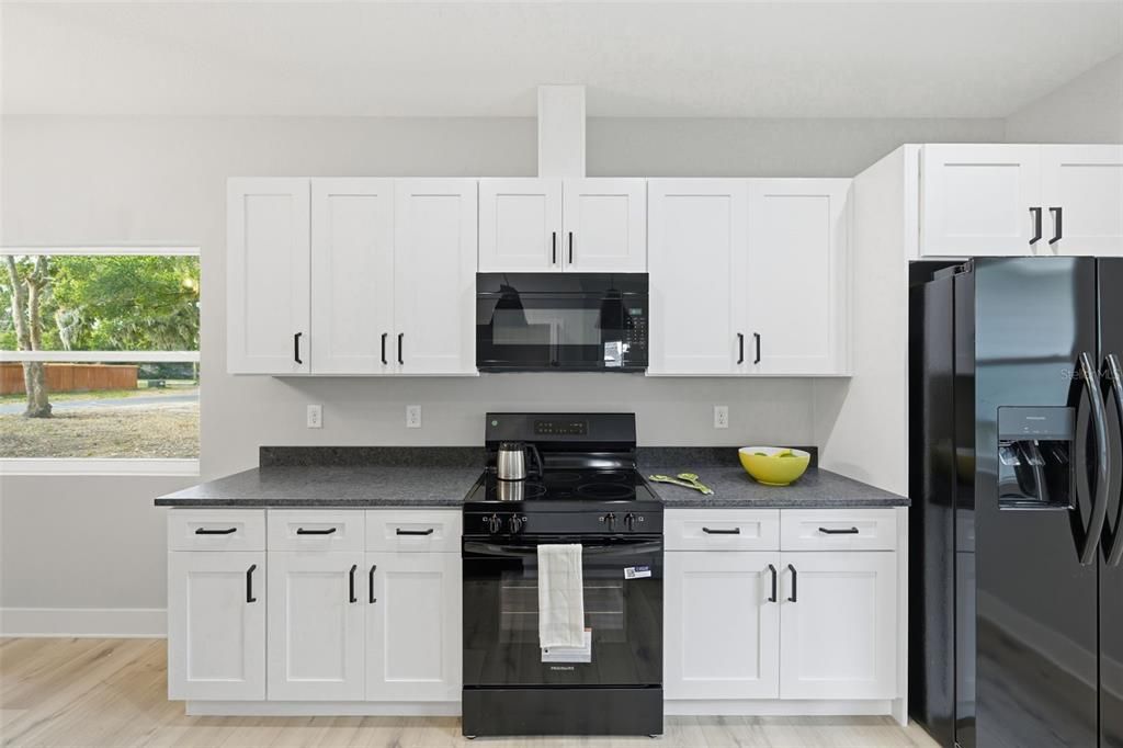 For Sale: $349,900 (3 beds, 2 baths, 1405 Square Feet)