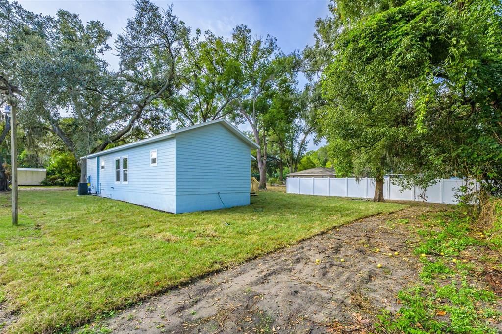 For Sale: $349,900 (3 beds, 2 baths, 1405 Square Feet)