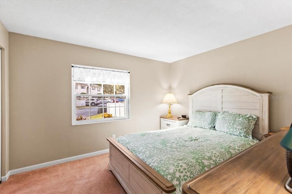 待售: $209,000 (2 贝兹, 2 浴室, 1083 平方英尺)