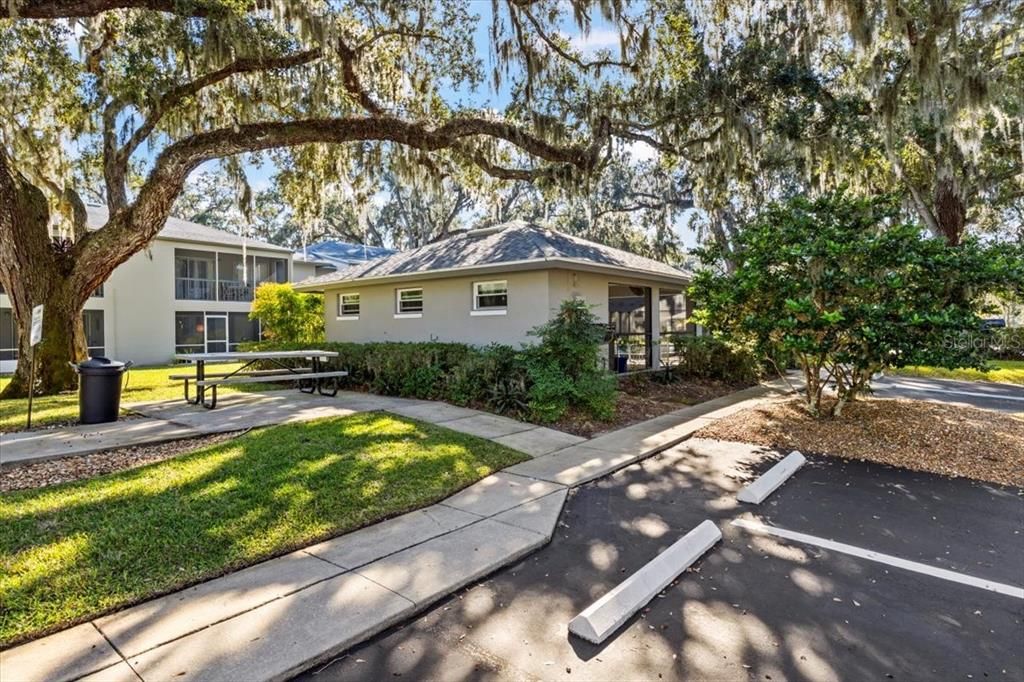 待售: $209,000 (2 贝兹, 2 浴室, 1083 平方英尺)