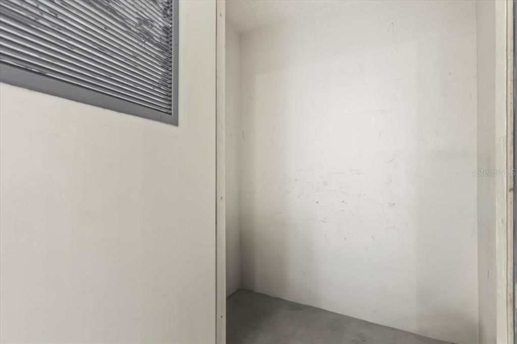 待售: $209,000 (2 贝兹, 2 浴室, 1083 平方英尺)