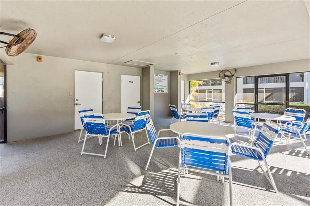 待售: $209,000 (2 贝兹, 2 浴室, 1083 平方英尺)